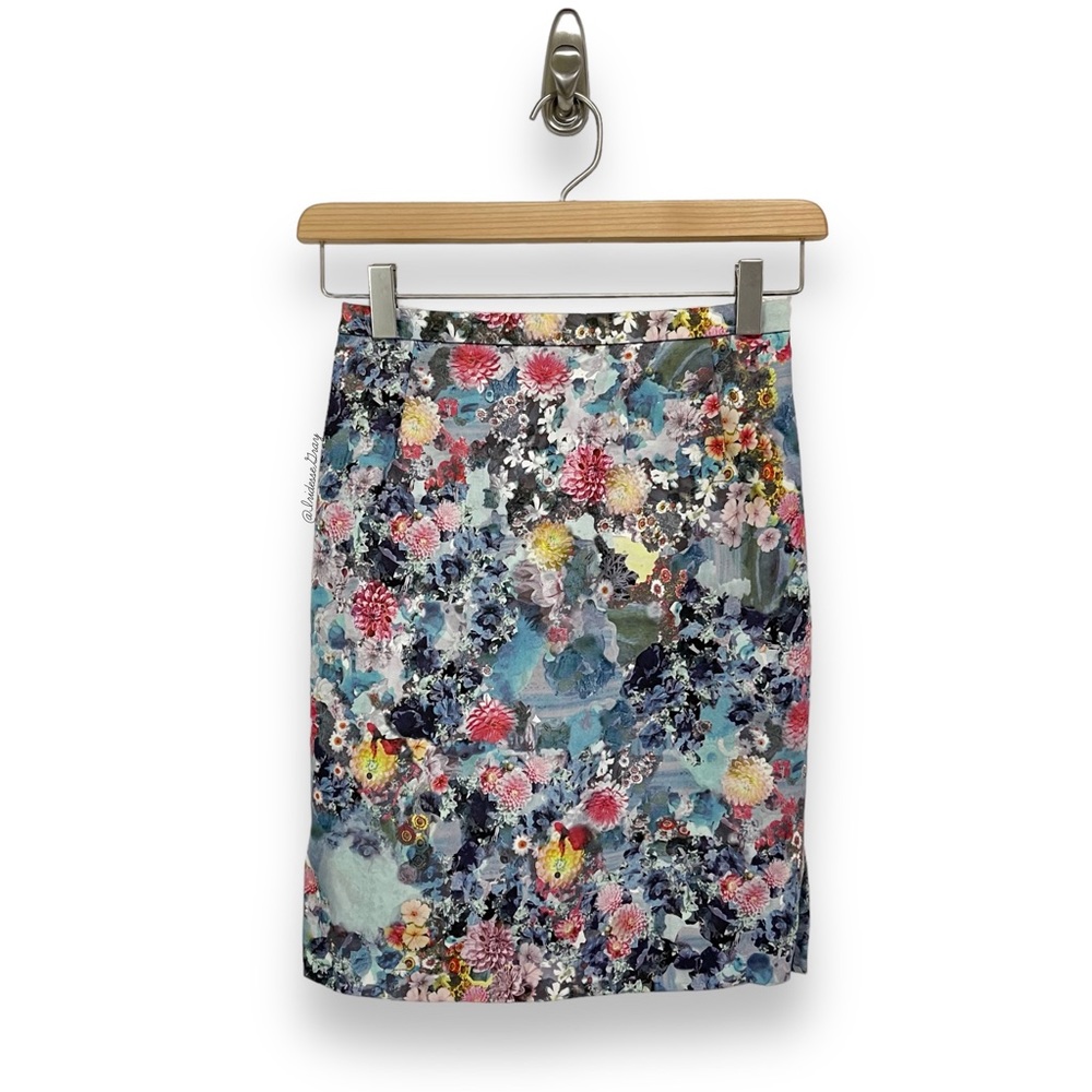 H&M- Watercolor Floral Skirt Size 2.